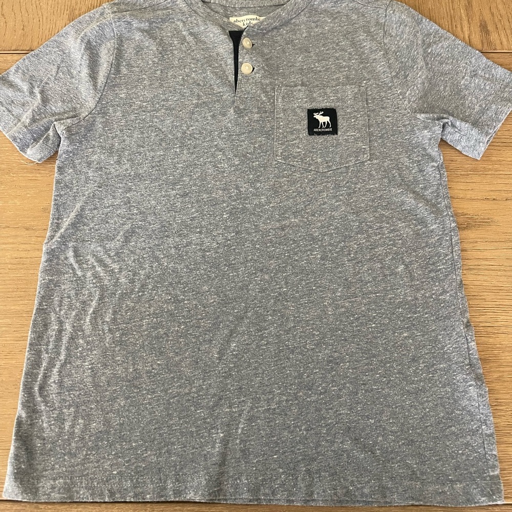 Abercrombie Kids Heather Gray Short Sleeve Henley